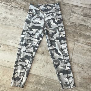 Perfect White and Gray Camo Pocket Capri Legging